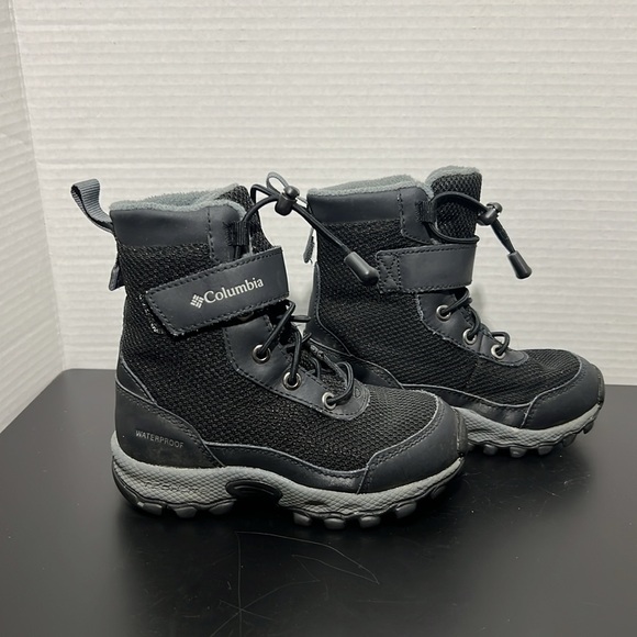 Columbia hyper boreal omni heat waterproof boot US 9 toddler - Picture 1 of 7